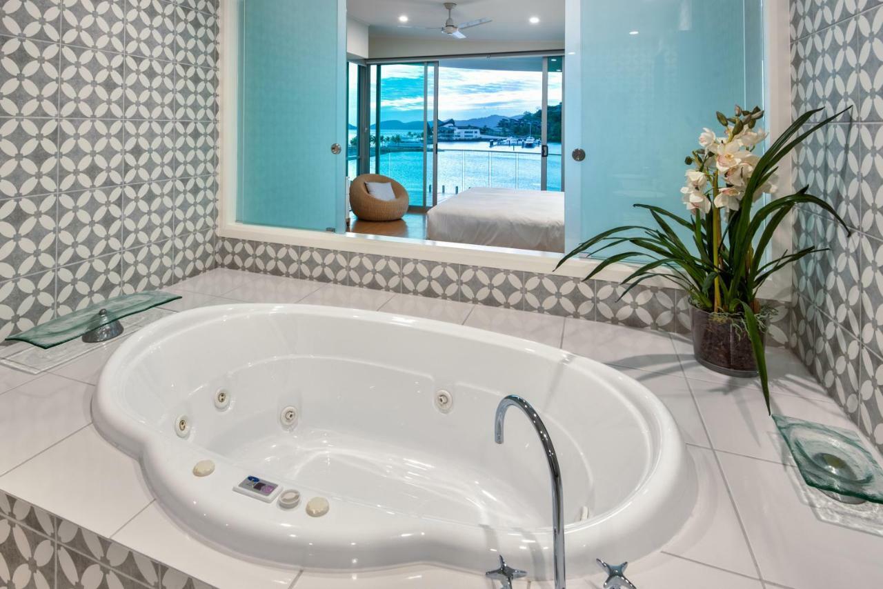 Pavillions Penthouse 25 - Luxury Waterfront Apartment With Private Roof Top Pool And Buggy Hamilton Island Dış mekan fotoğraf