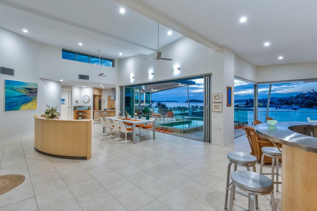 Pavillions Penthouse 25 - Luxury Waterfront Apartment With Private Roof Top Pool And Buggy Hamilton Island Dış mekan fotoğraf